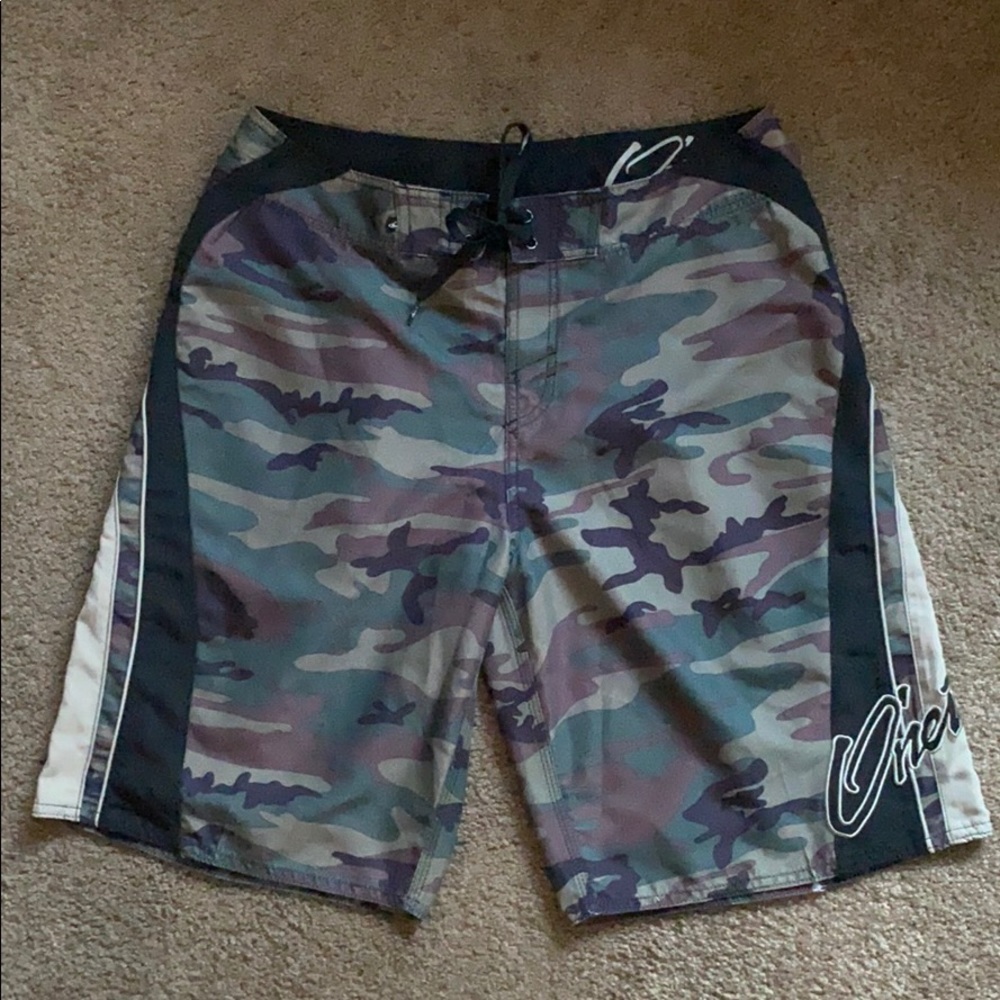 O’Neil green camo swimming trunks / board shorts L